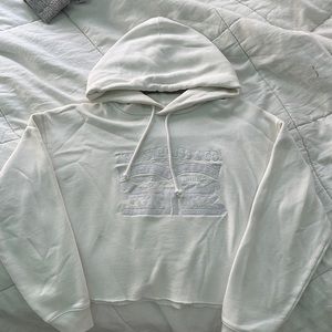 Cropped White Levi's Hoodie